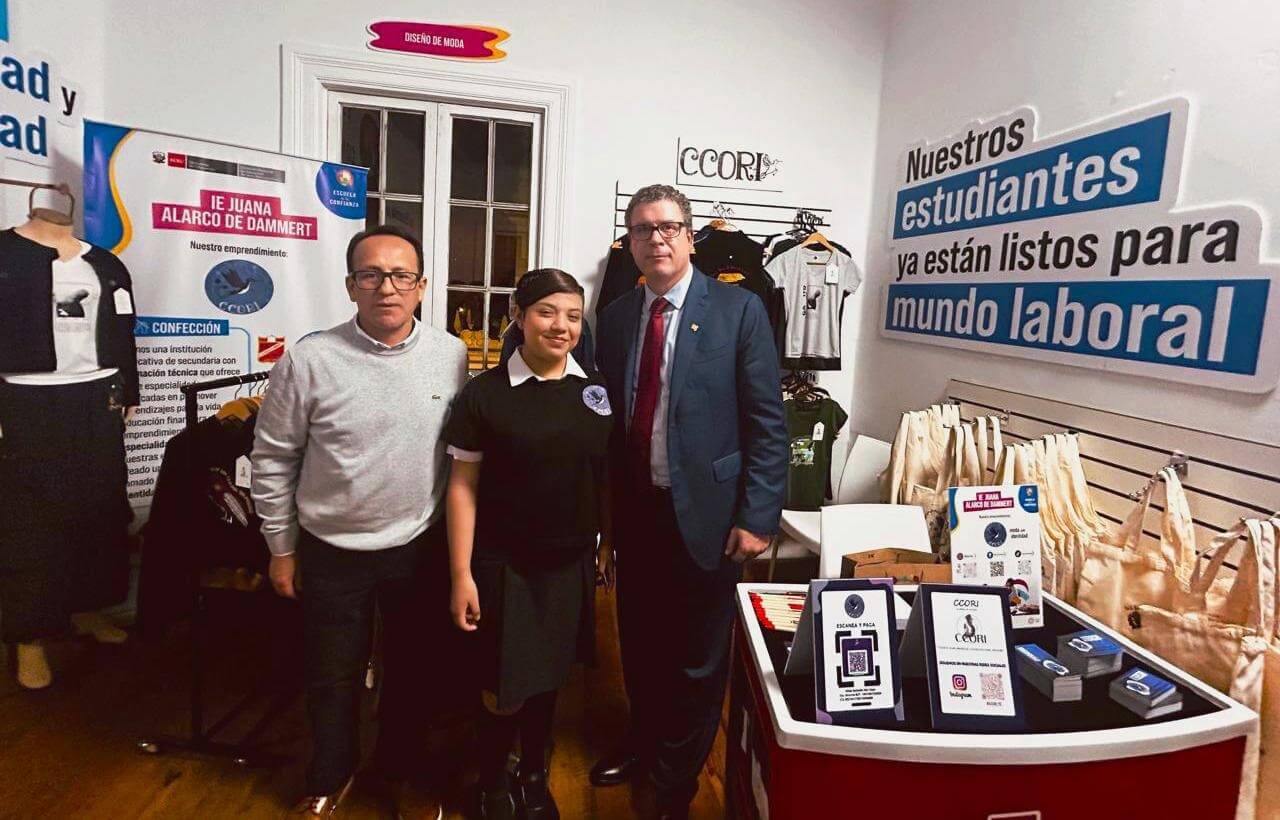 Concurso Crea y Emprende 2024 APEC - I.E. Juana Alarco de Dammert